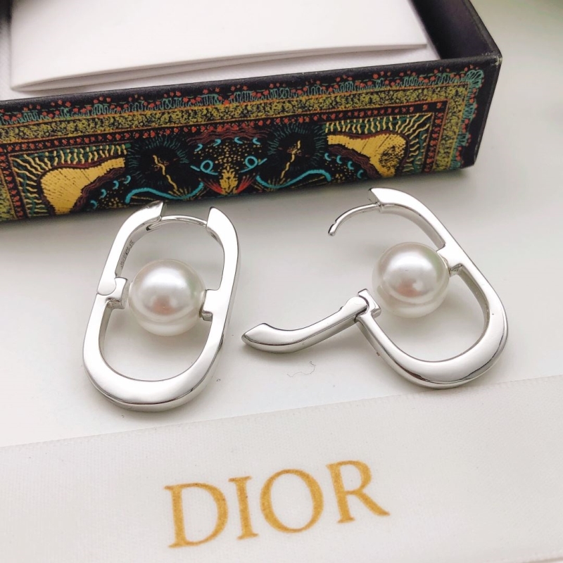 chr1st1an D10r earrings